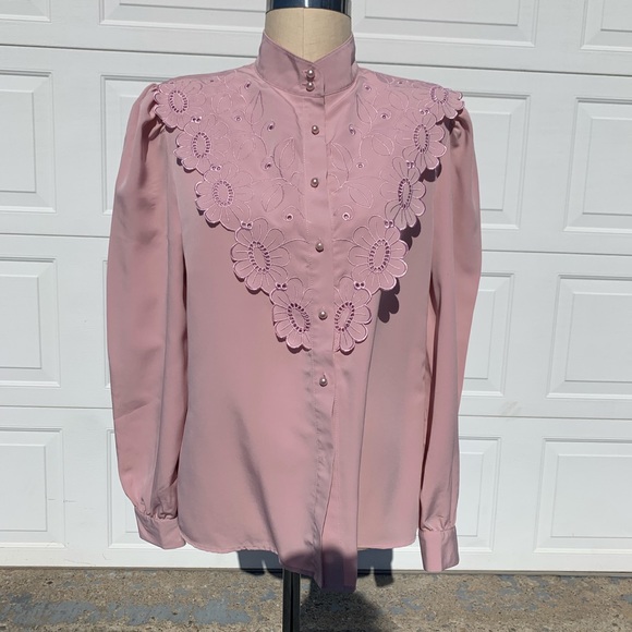 Vintage Tops - Vintage Lace and Pearl Blouse! 💕